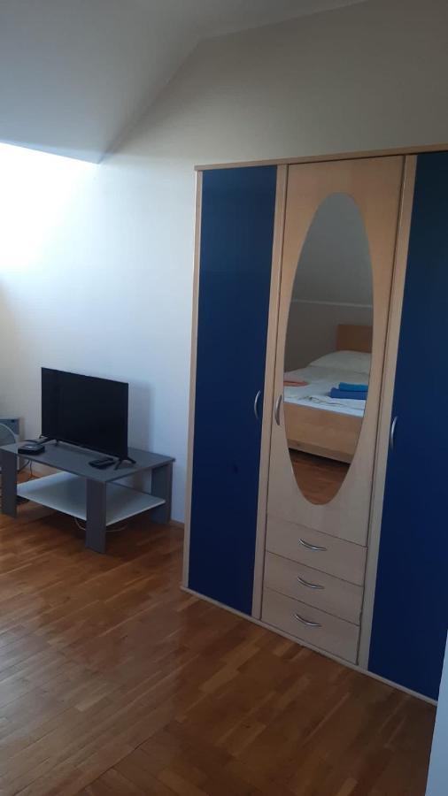Arbeiterquartiere In Wien Donaustadt Mit Gemeinschaftskuche Und Bad - Hacklerzimmer Exterior foto